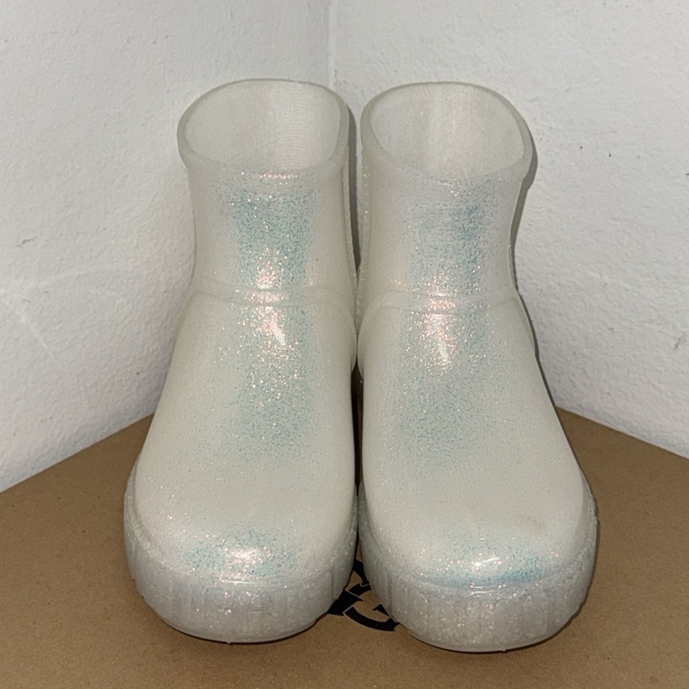 🔥6 FOR $25!🔥UGG! Sparkly White Kids Boots - Picture 5 of 7